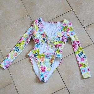 Celebrity Pink Floral Swimsuite Size Small New Mo Tag